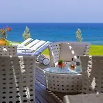 Beachfront Dream Villa *
