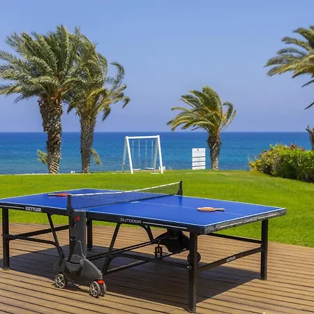 Beachfront Dream Villa *