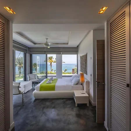 Villa Beachfront Dream