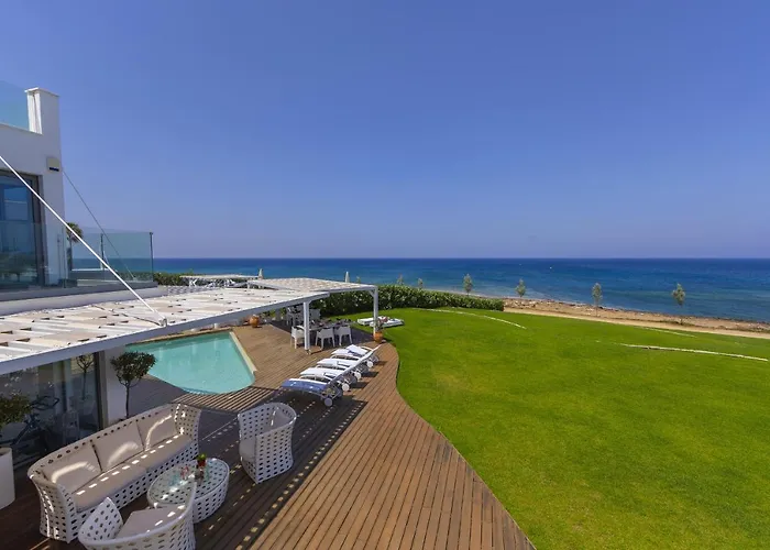 Willa Beachfront Dream *