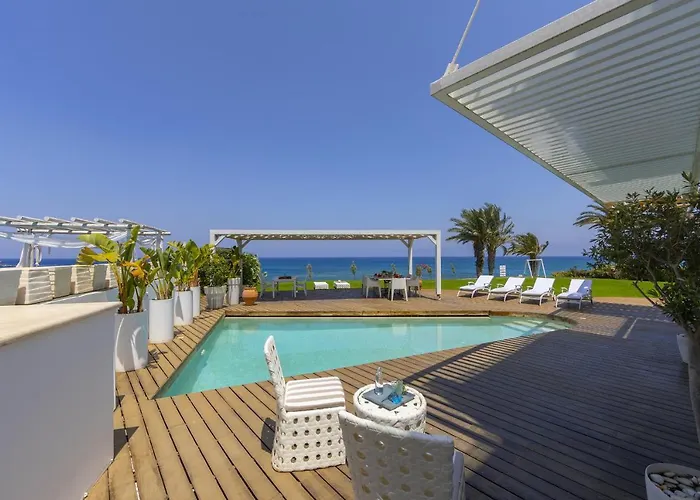 Beachfront Dream Willa Protaras